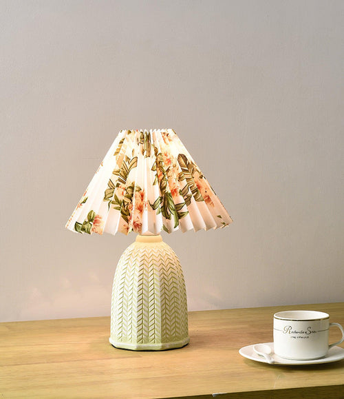WOW Vintage Pleated Table Lamp