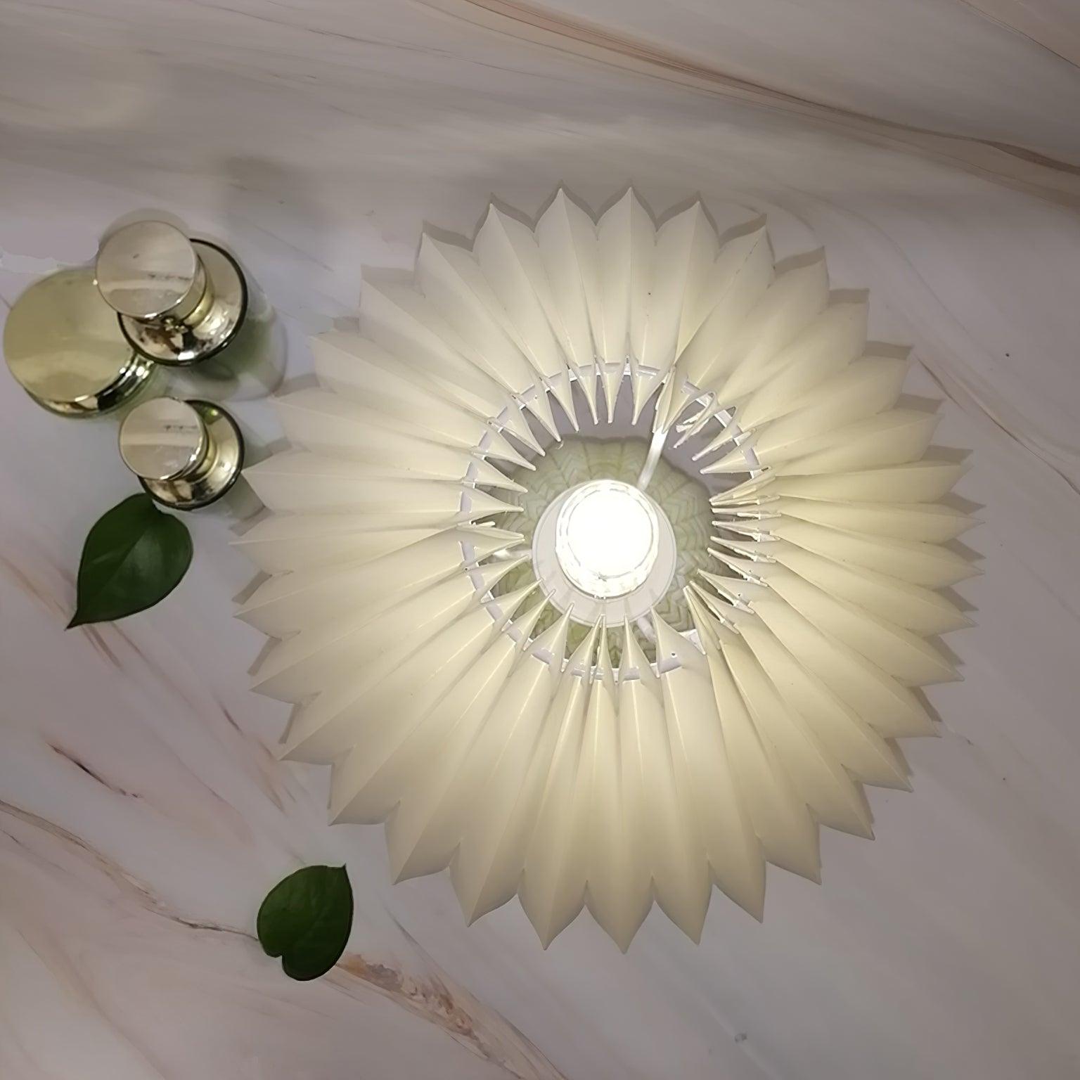 WOW Vintage Pleated Table Lamp