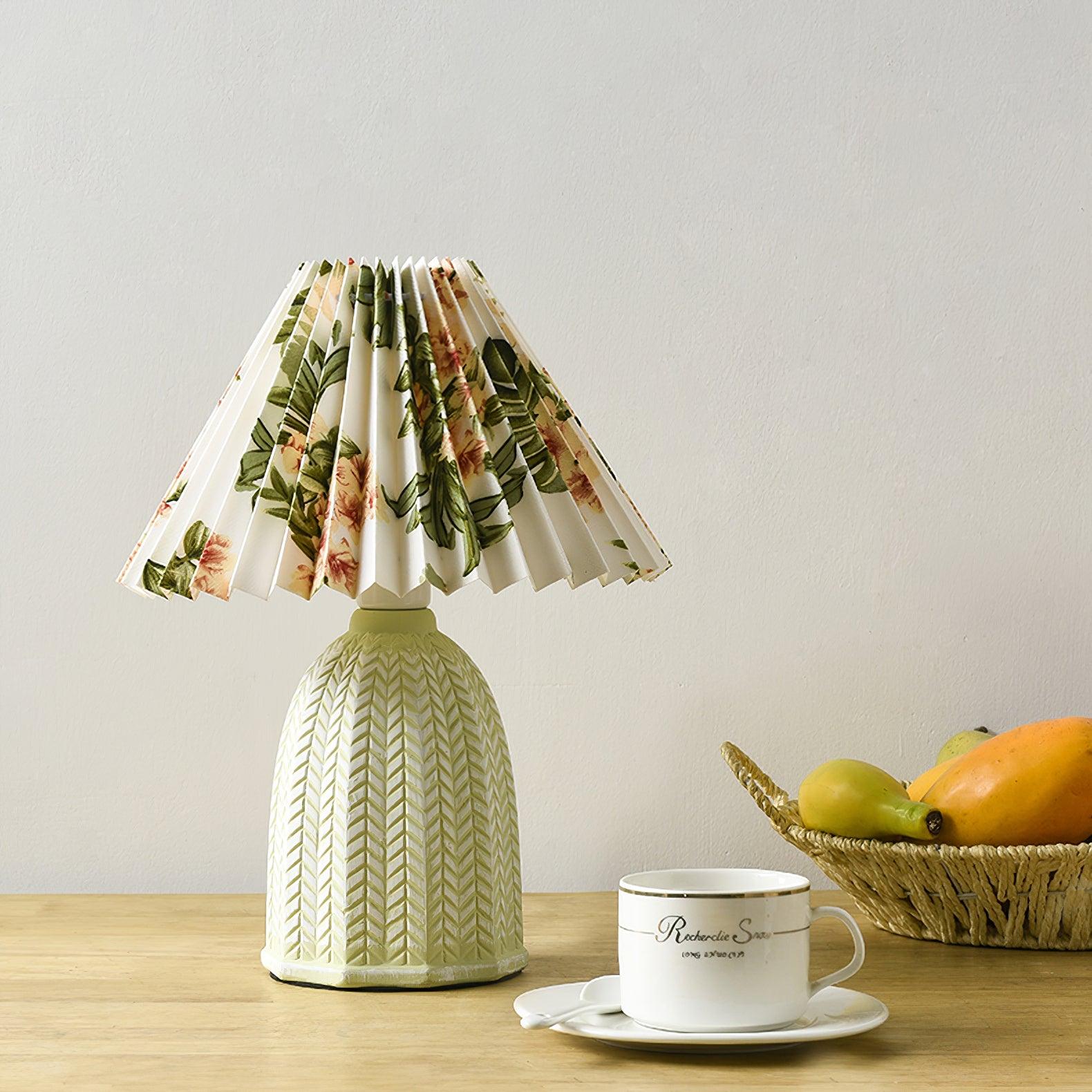 WOW Vintage Pleated Table Lamp