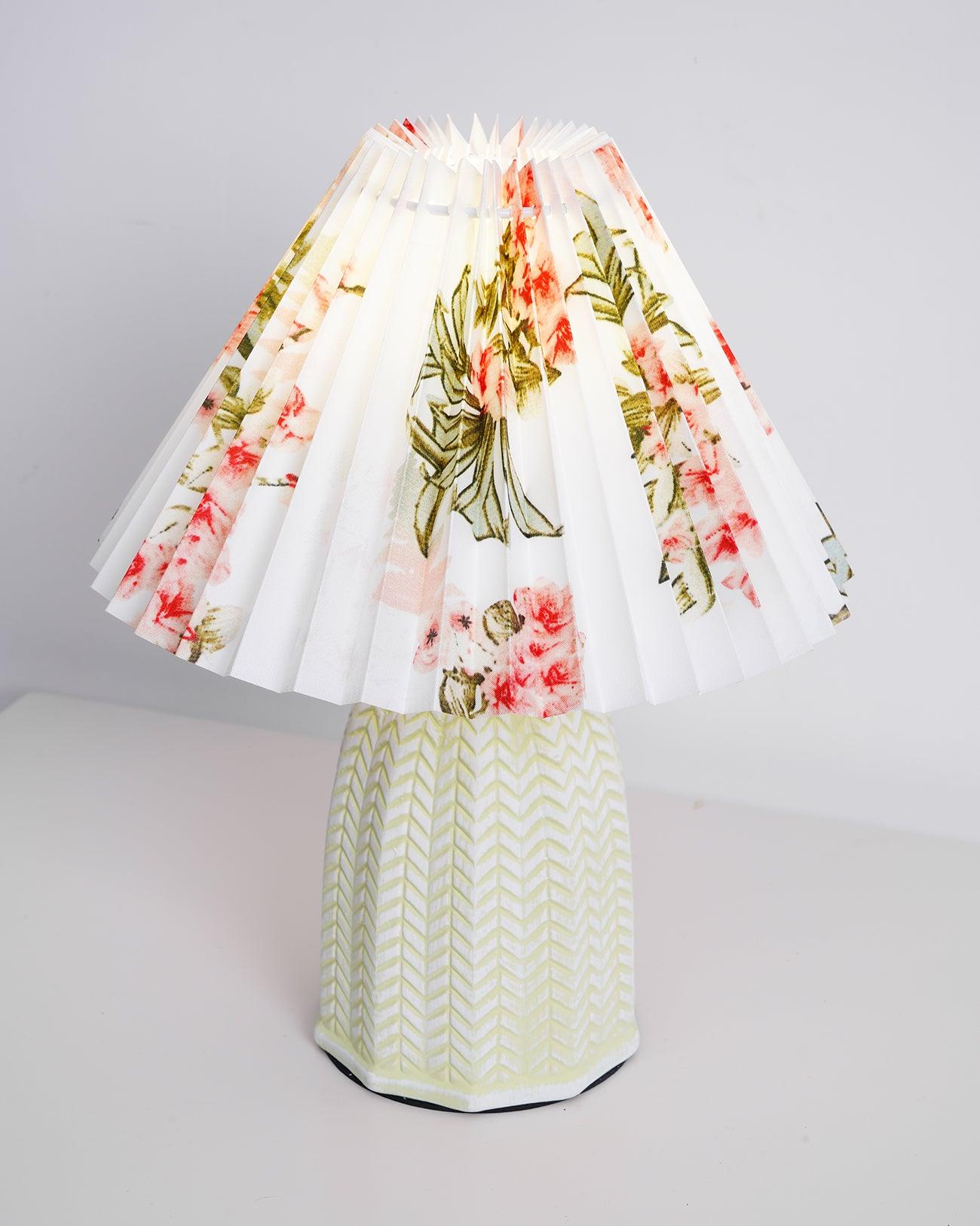 WOW Vintage Pleated Table Lamp