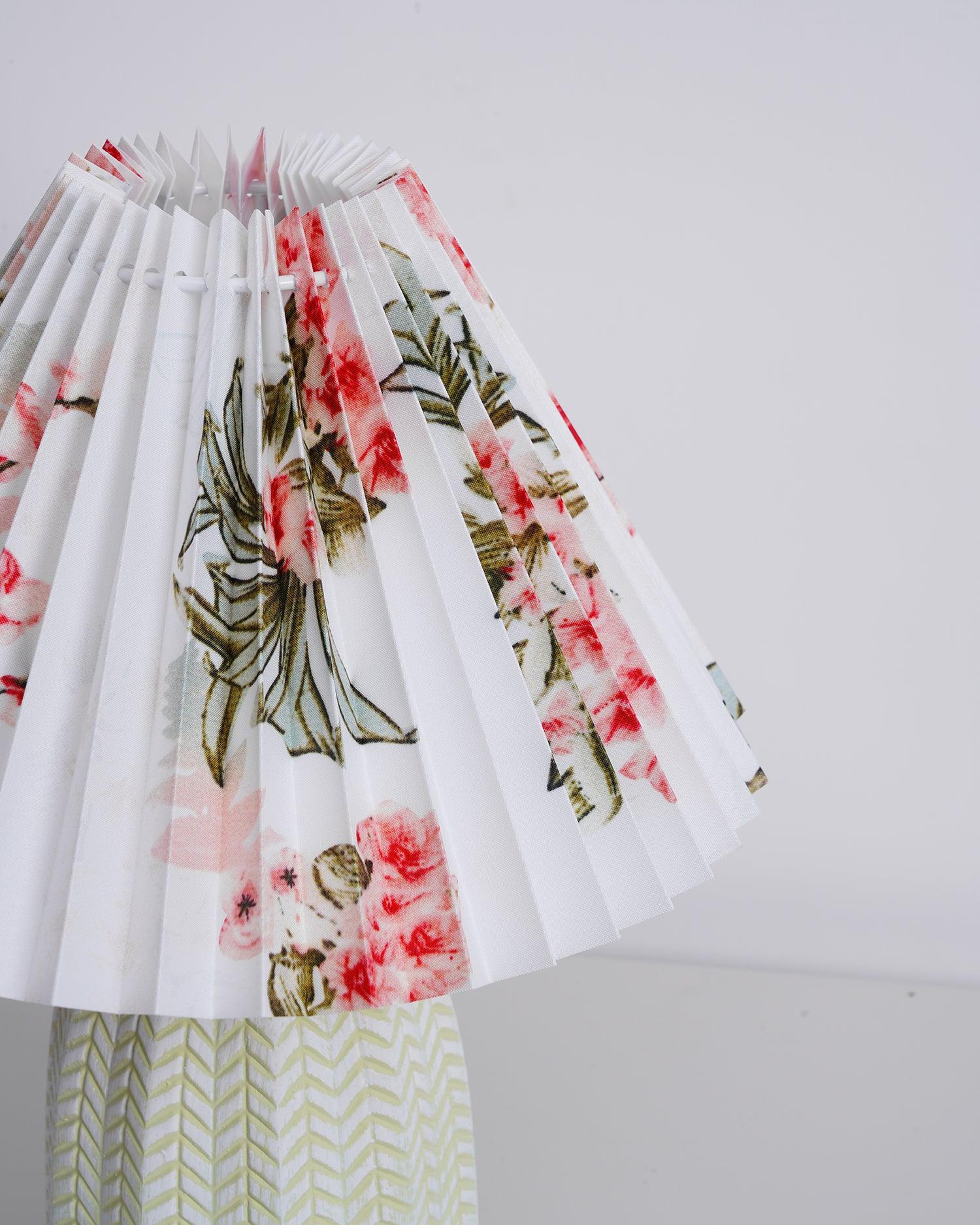 WOW Vintage Pleated Table Lamp