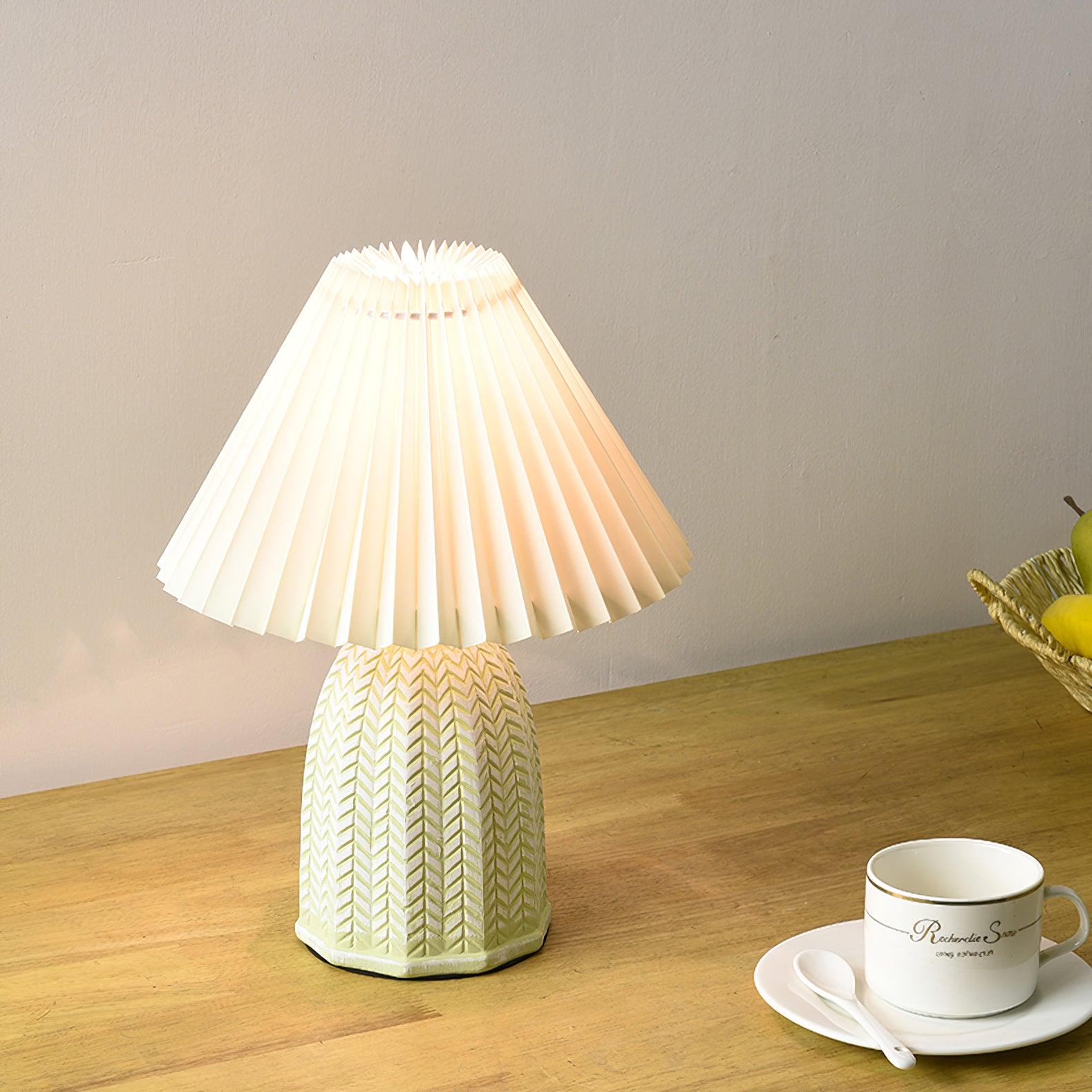 WOW Vintage Pleated Table Lamp