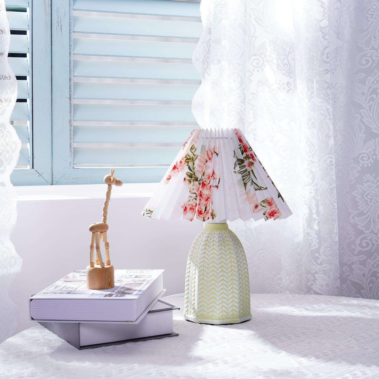 WOW Vintage Pleated Table Lamp