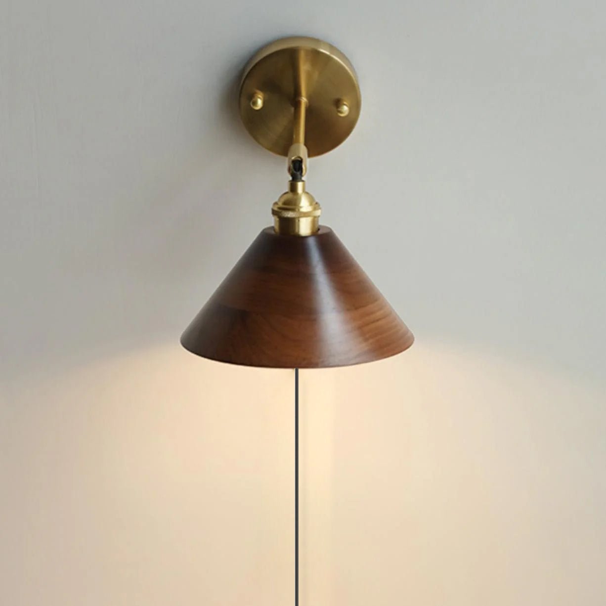 WOW Vintage Wood Plug-in Wall Lamp