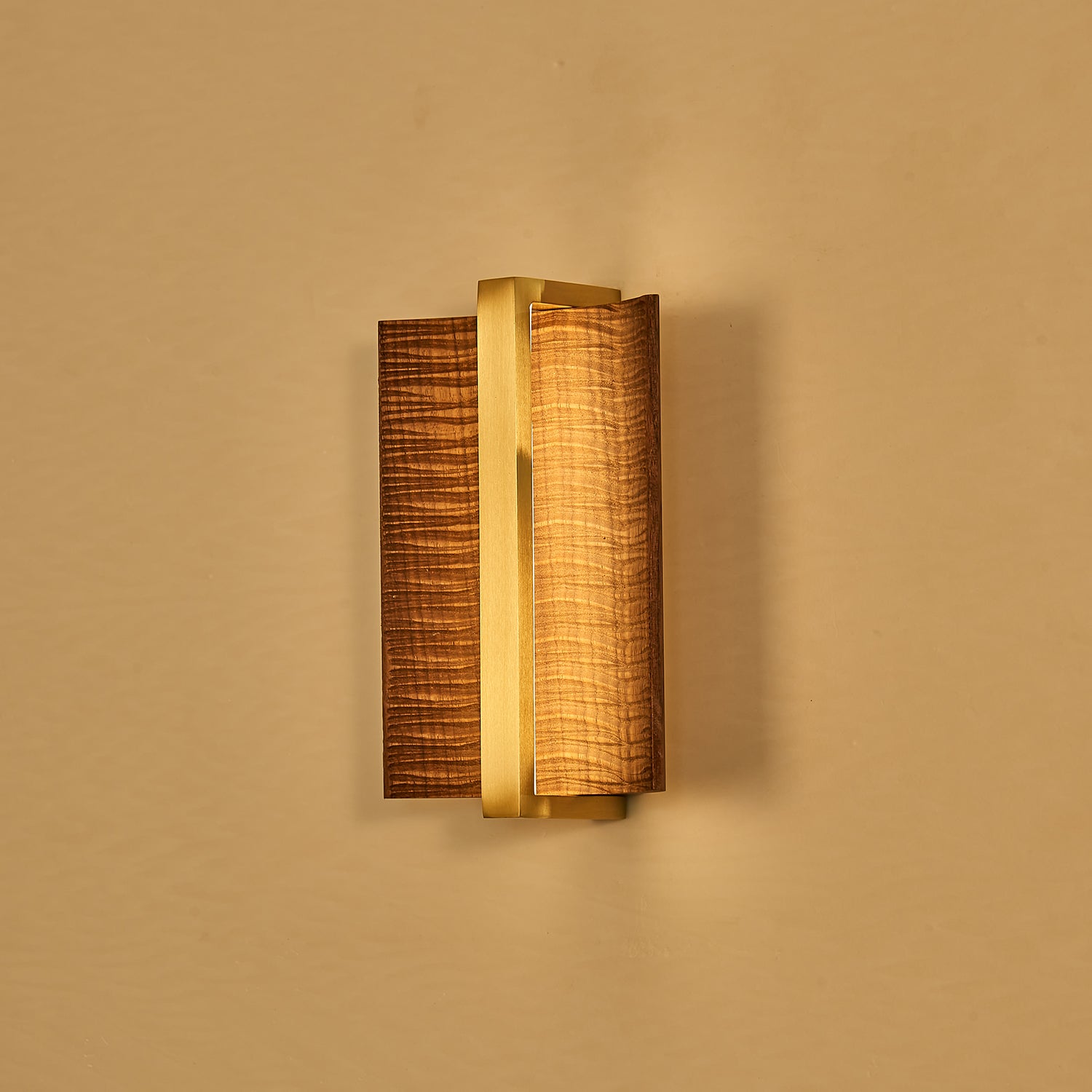 WOW Whisperwood Wall Light