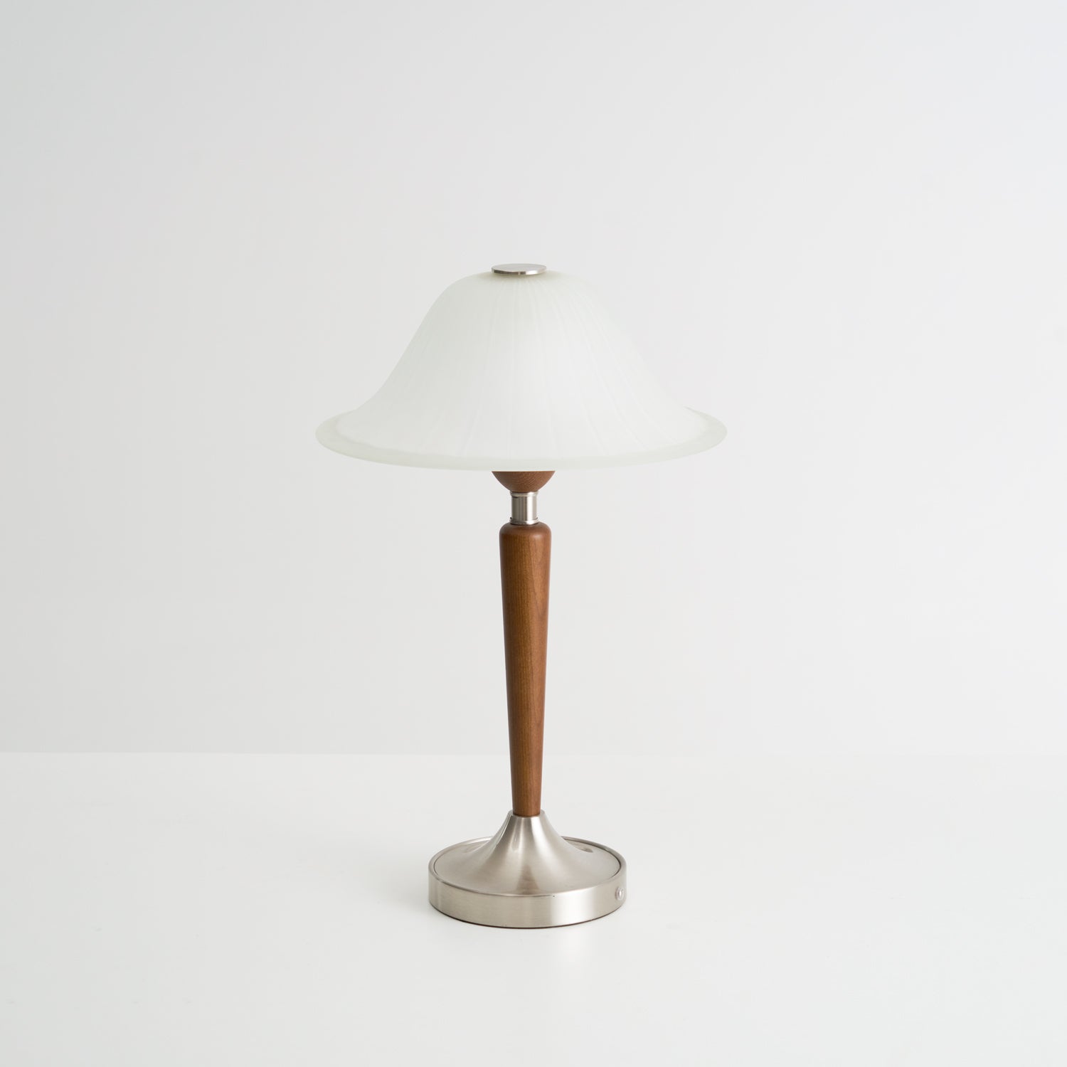 Wow Winston Vintage Table Lamp