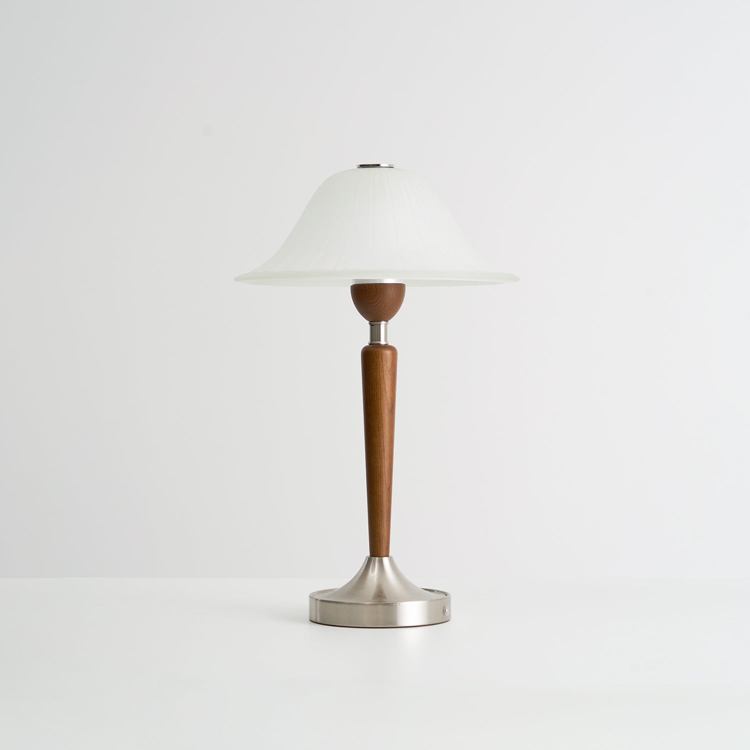Wow Winston Vintage Table Lamp