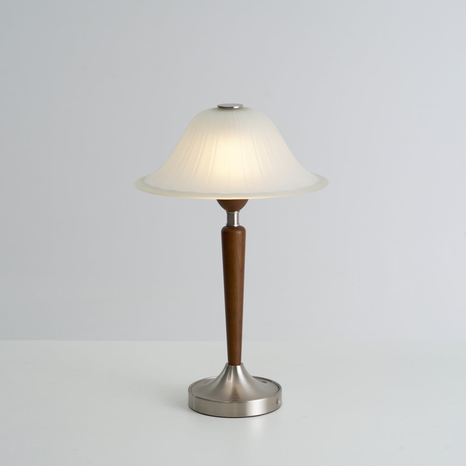 Wow Winston Vintage Table Lamp