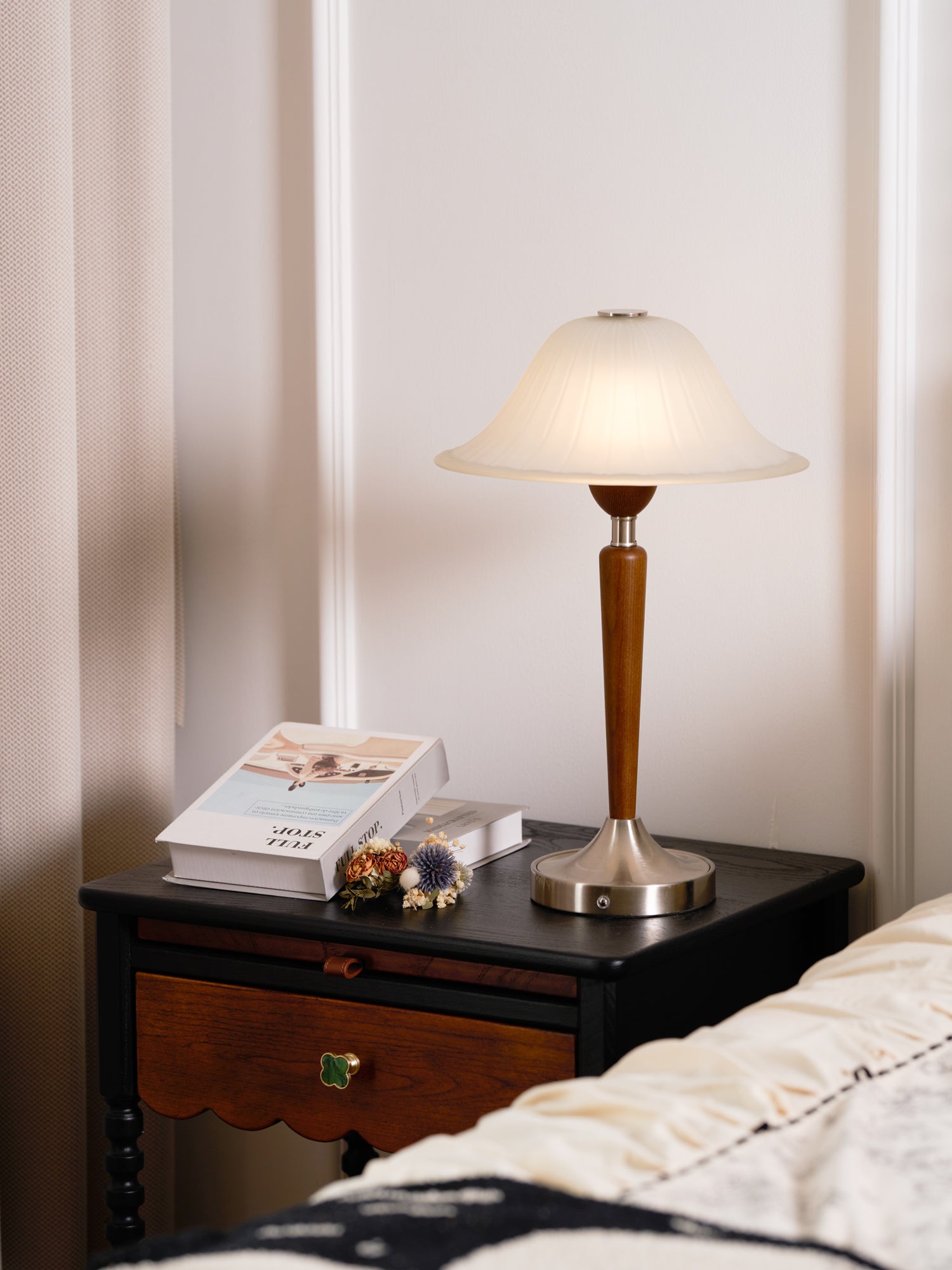 Wow Winston Vintage Table Lamp