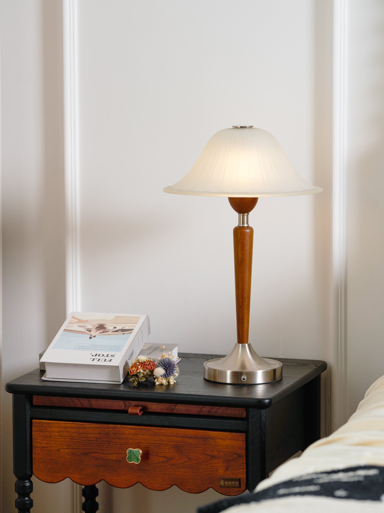 Wow Winston Vintage Table Lamp