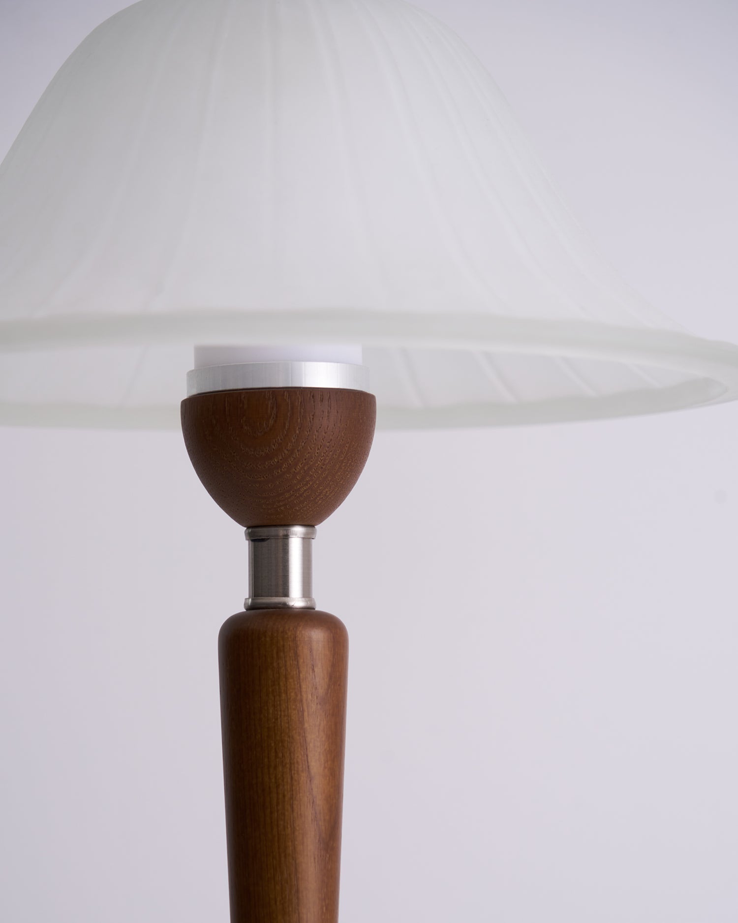 Wow Winston Vintage Table Lamp