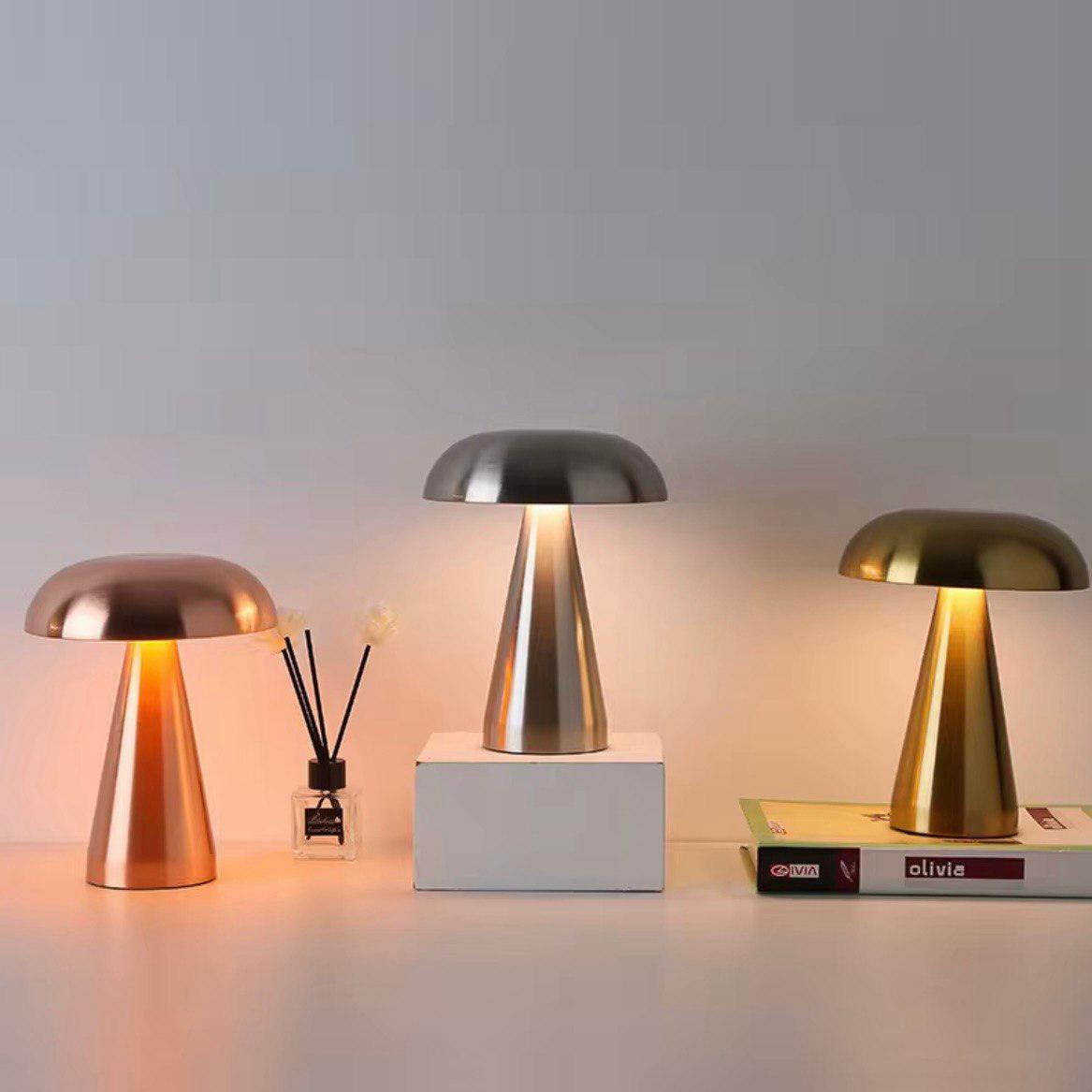 Wow Yokohama - Table Lamp